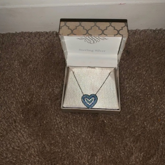 Sterling silver heart necklace - Picture 2 of 4